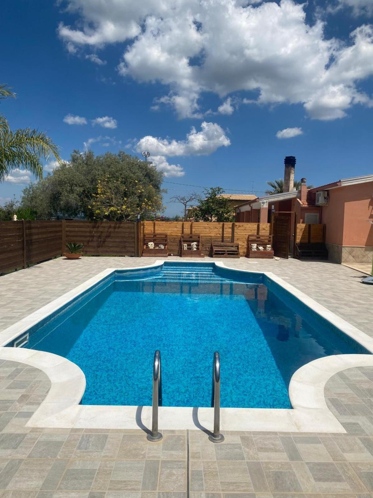 Canicattini Bagni Villa Rosa מראה חיצוני תמונה